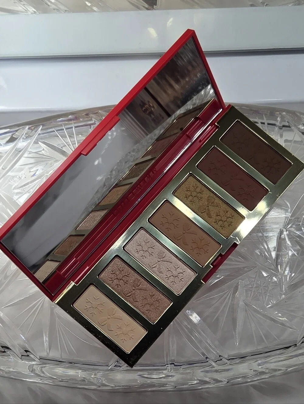 Estée Lauder Limited Edition GLOW Eyeshadow Palette from the Holiday Blockbuster